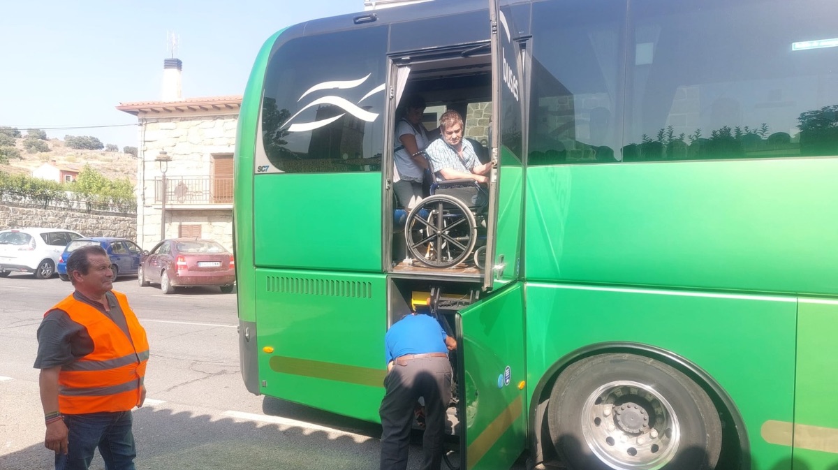 VÍDEO | Levantan las evacuaciones en cuatro municipios y finaliza el confinamiento en Las Navas y Navaluenga