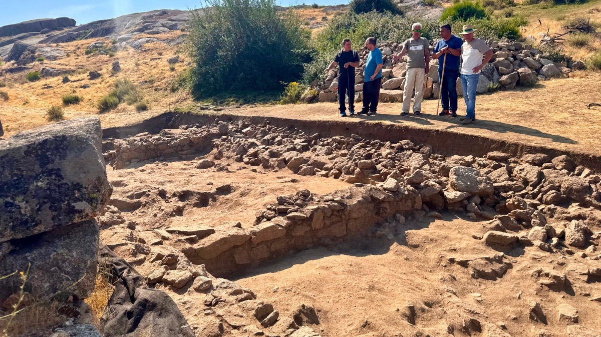Restos descubiertos este a&ntilde;o del edificio contiguo al Torre&oacute;n cuya hip&oacute;tesis principal es que fuese otra sauna ritual del oppidum