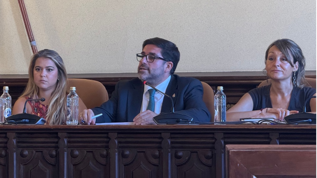 El alcalde de &Aacute;vila, Jes&uacute;s Manuel S&aacute;nchez Cabrera, durante el pleno de julio