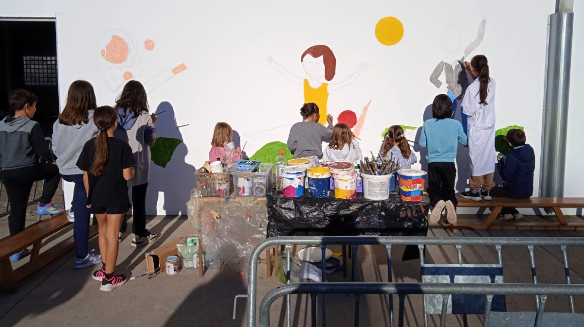 Mural en el CEIP Fuentes Blancas, en Burgos.