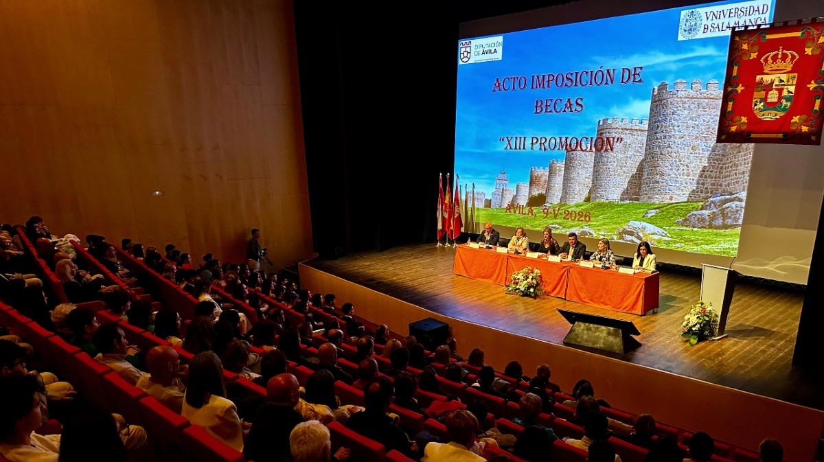 Graduaci&oacute;n de la &uacute;ltima promoci&oacute;n de Enfermer&iacute;a de la USAL en &Aacute;vila.