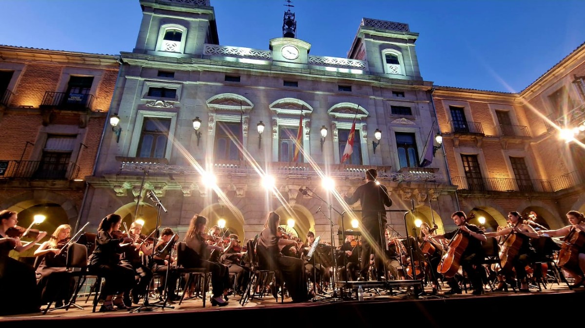 La OSCyL Joven ofrece un concierto en el Mercado Chico