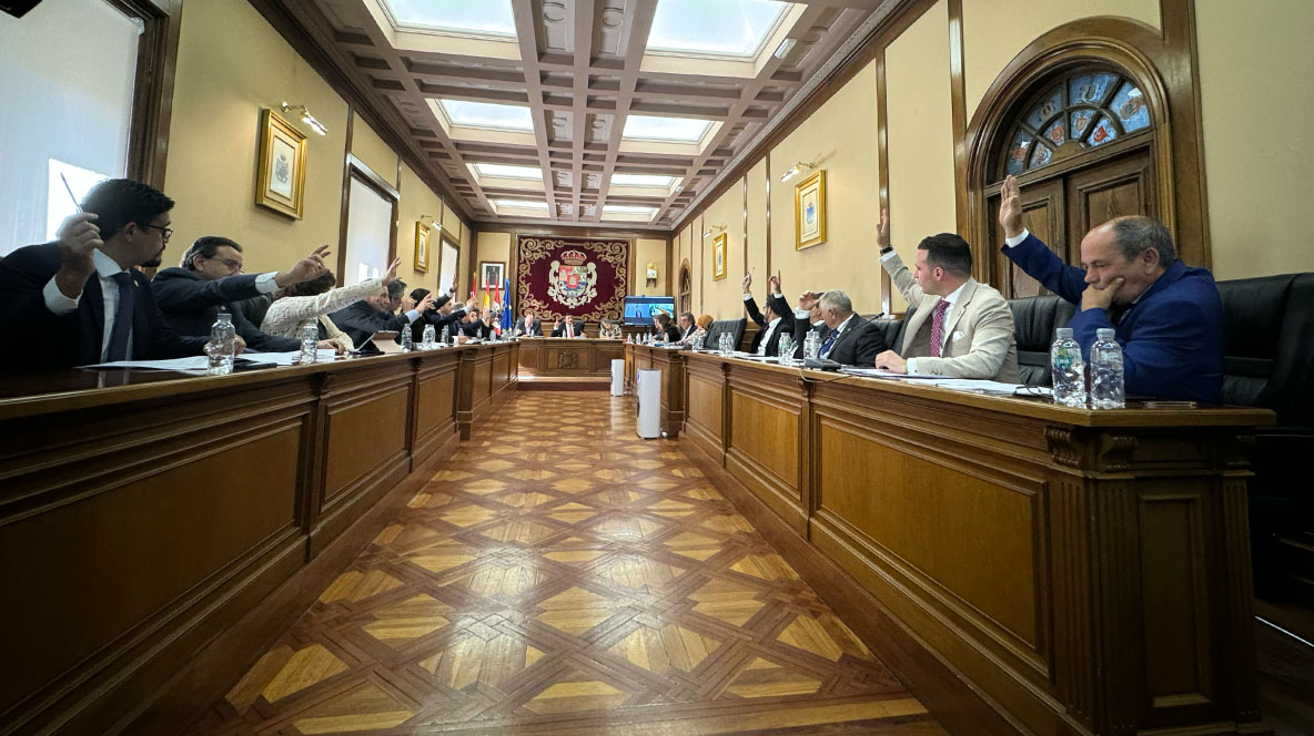 Imagen de archivo de un pleno de la Diputaci&oacute;n.