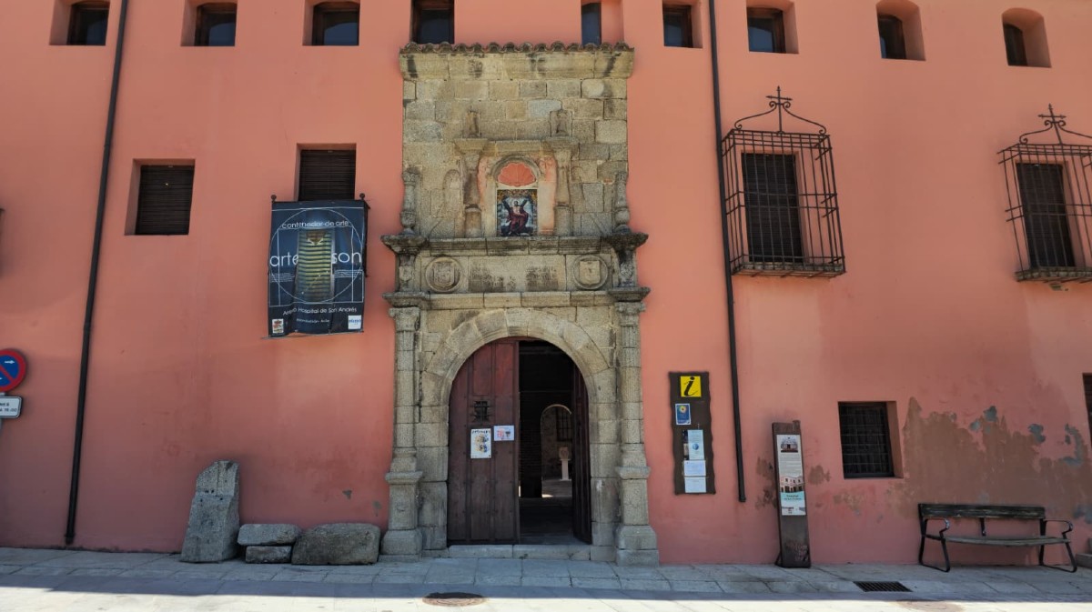 Hospital de San Andr&eacute;s en Mombeltr&aacute;n.