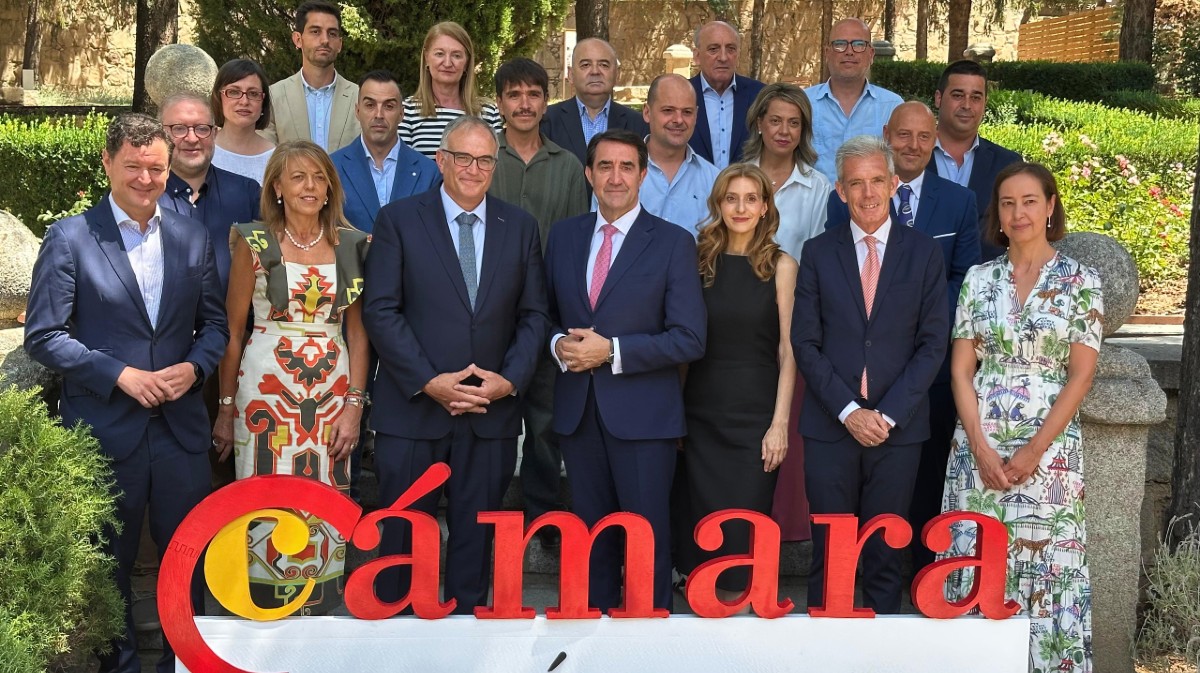 El nuevo plenario de la C&aacute;mara de Comercio con el consejero de Industria.