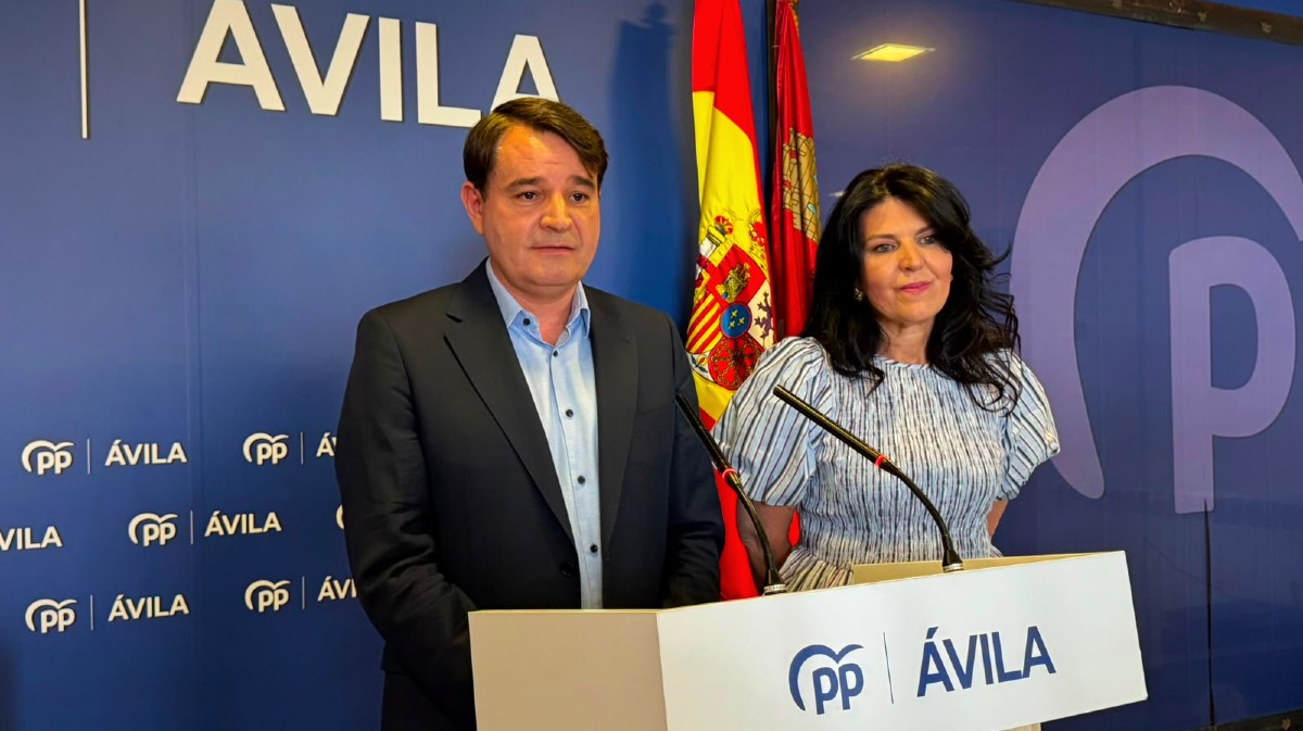 David Beltran y Mar&iacute;a &Aacute;ngeles Prieto, procuradores del PP por &Aacute;vila.