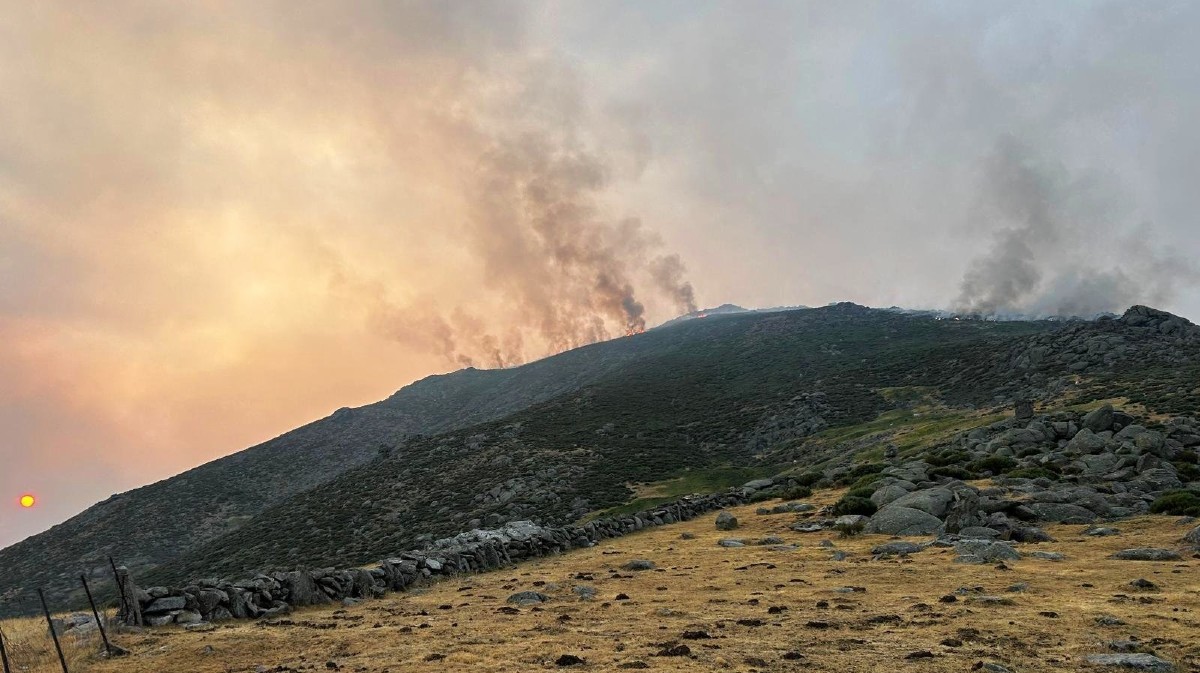 Incendio en el puerto de Mijares a las 7.45 horas del lunes. Foto: @brif_iglesuela.