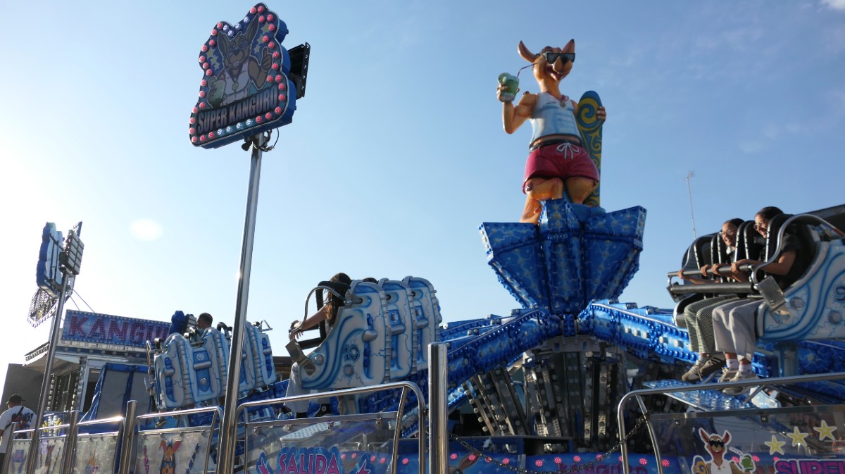 Atraccciones en el recinto ferial.