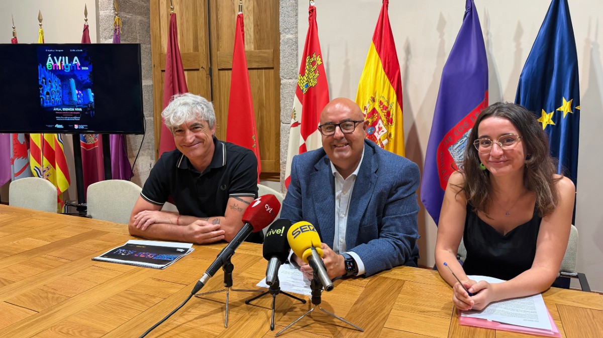 Presentaci&oacute;n del espect&aacute;culo &Aacute;vila Enlight.