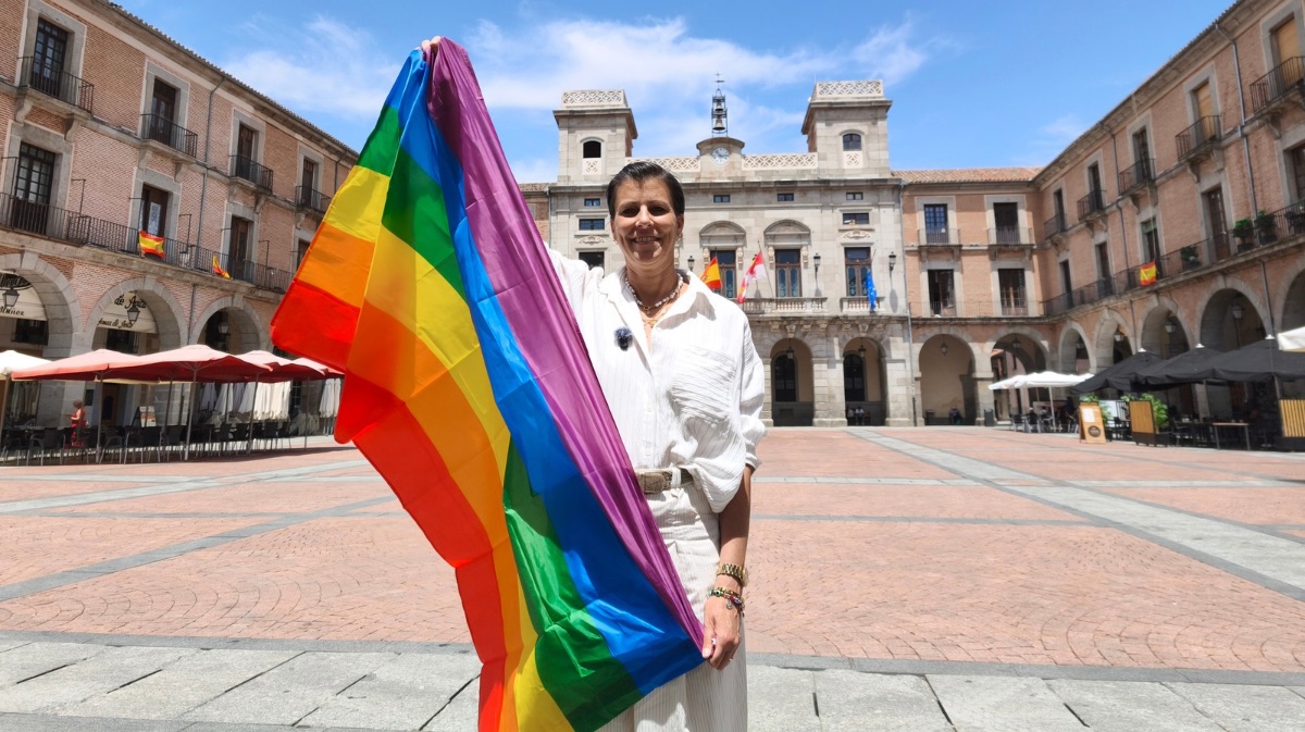 Crítican a Por Ávila por no colgar la bandera LGTBI del balcón del Ayuntamiento