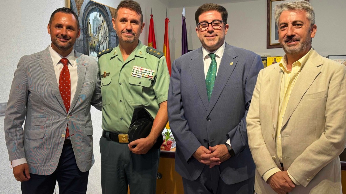 Gustavo Dorda se despide en el Ayuntamiento de &Aacute;vila.