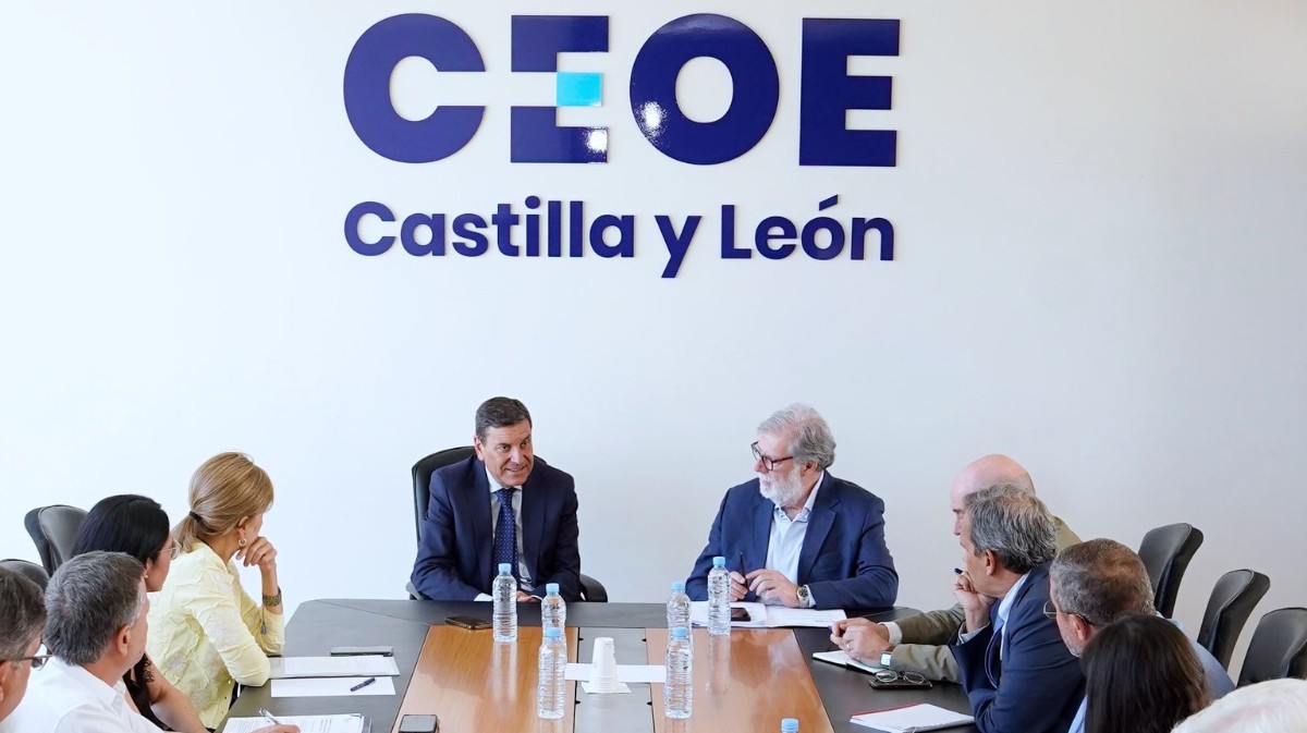 La Junta de Castilla y León busca alternativas para garantizar el futuro industrial de Nissan