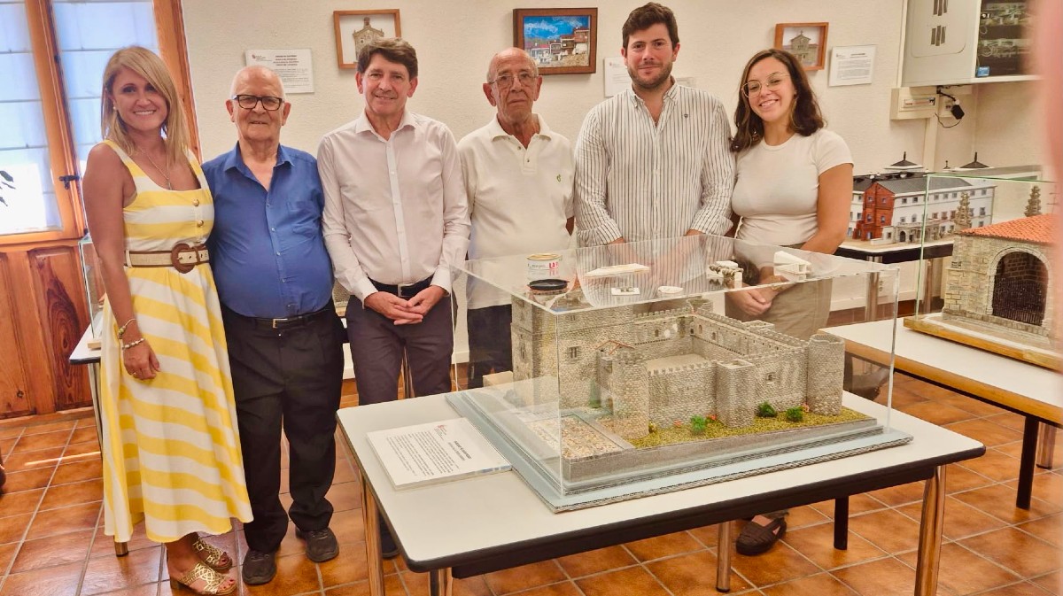 Exposiciones en el Cento de D&iacute;a de Arenas.