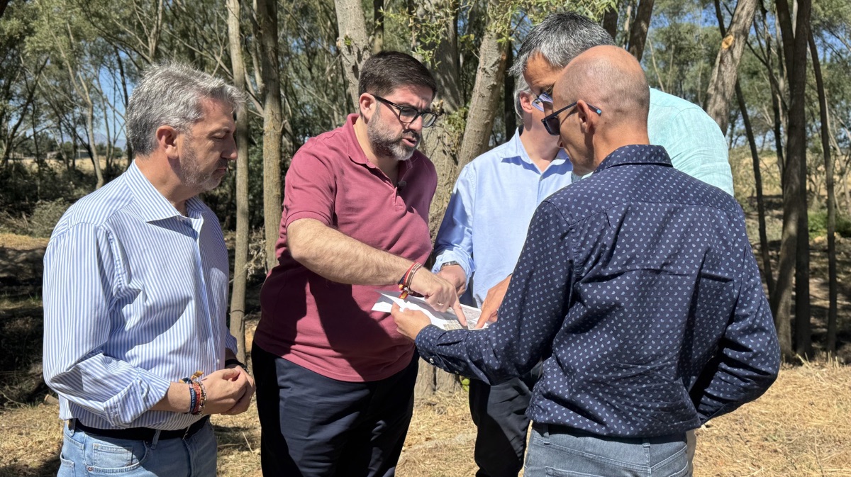 Fase uno de los trabajos se limpieza en los r&iacute;os Adaja y Chico