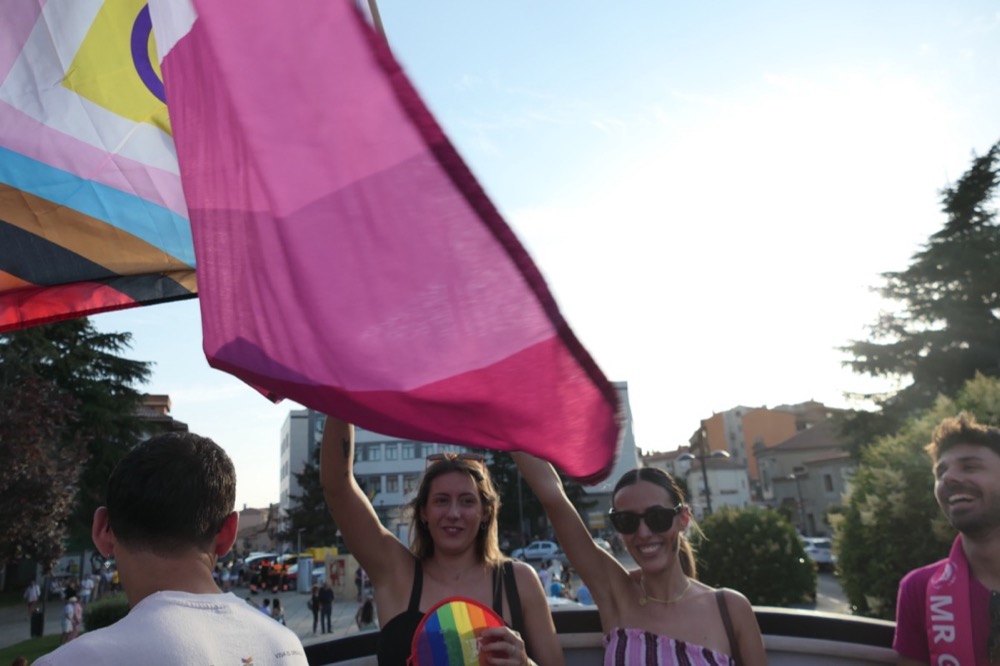 Desfile del Orgullo en &Aacute;vila.