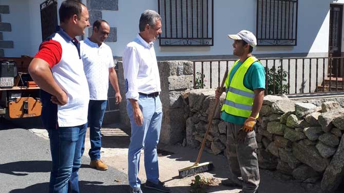 El delegado territorial en Navalosa.
