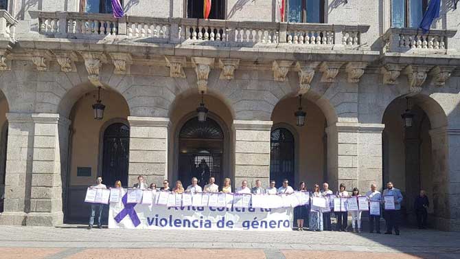 Concentración mensual contra la violencia de género, este jueves en el Mercado Chico.