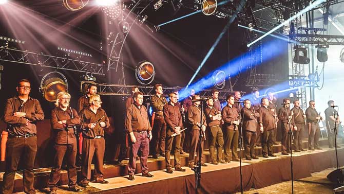 La Banda de Dulzainas de &Aacute;vila en el Festival Interceltique.
