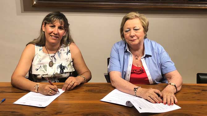 Firma del convenio entre Faema y la Fundación Ávila.