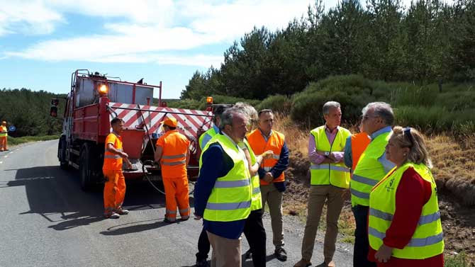 El delegado de la Junta en la carretera de Pe&ntilde;anegra.