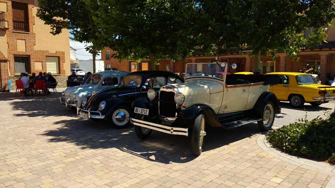 Concentración de Vehículos Clásicos de Pajares de Adaja.