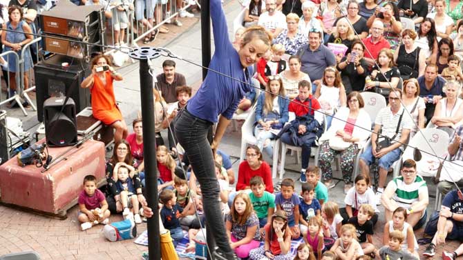 Espect&aacute;culo de Circe entre nous.