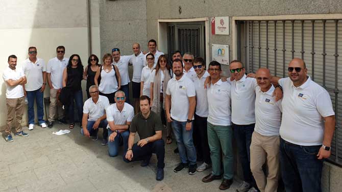 Entrega de lentes de Essilor a Cáritas.