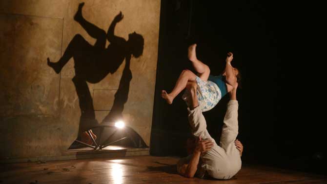 Actuaci&oacute;n de Baraka Cirque en Cir&Co.