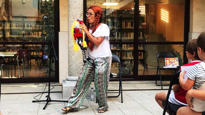 Noemi Valiente presenta 'María Coletas' en Piedrahíta.