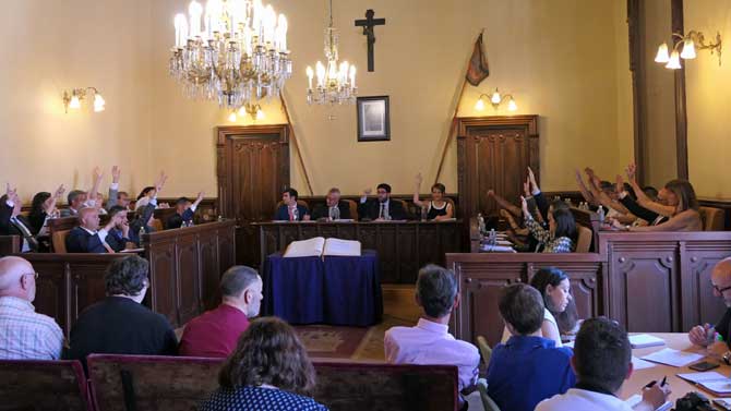 Pleno en el Ayuntamiento de &Aacute;vila.
