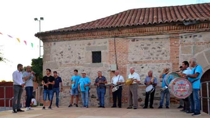 Certamen de dulzaina y tamboril de Vega de Santa María.