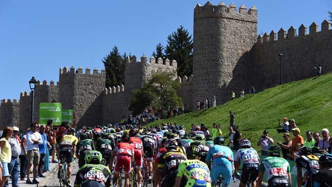 Llegada a Ávia de la Vuelta a España en 2015.