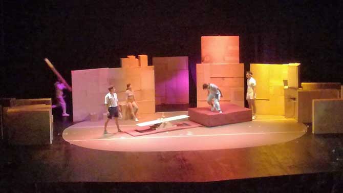 Espect&aacute;culo de Ludo Circus.