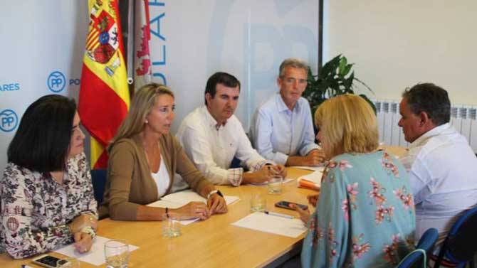 Alicia Garc&iacute;a en la reuni&oacute;n con la Plataforma del Abono E.