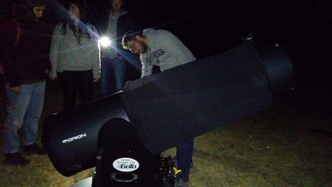 Observaci&oacute;n astron&oacute;mica en Gilbuena.