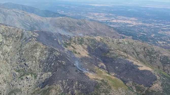 Incendio en El Raso en la tarde del domingo.