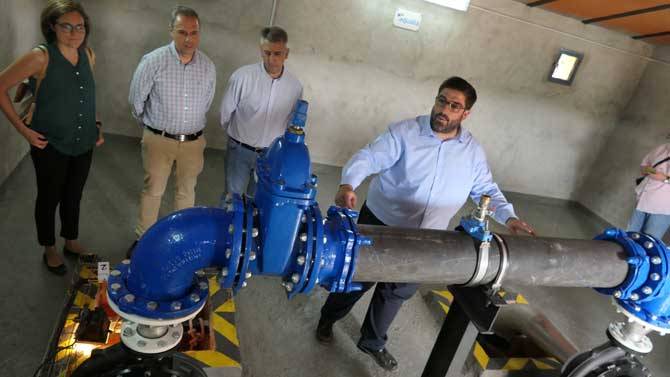 Visita del alcalde a la estación de bombeo de El Soto.