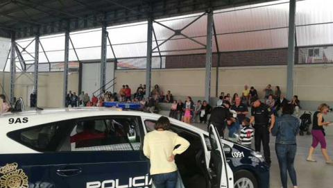 Exhibici&oacute;n de la Polic&iacute;a Nacional en Crespos.