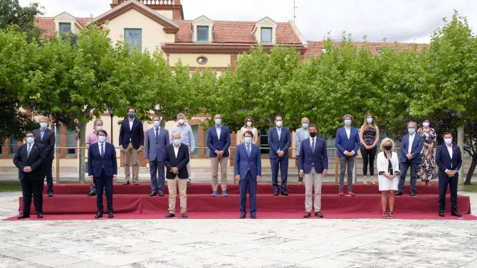 Reunión del presidente de la Junta con alcaldes.