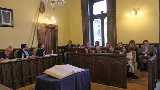 Imagen de archivo de un pleno municipal.