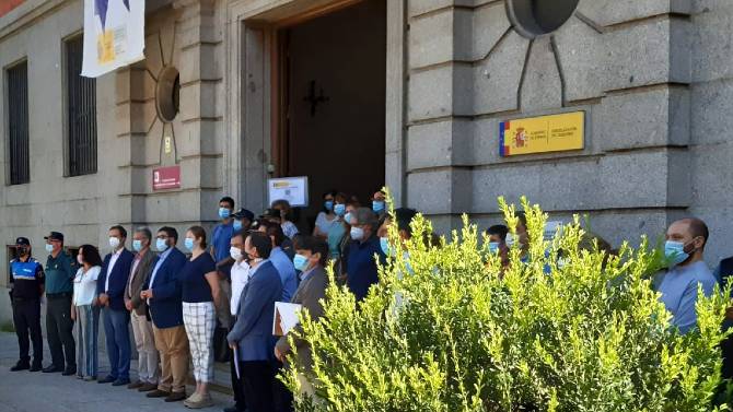 Concentraci&oacute;n en la Subdelegaci&oacute;n del Gobierno por el crimen machista de Segovia.