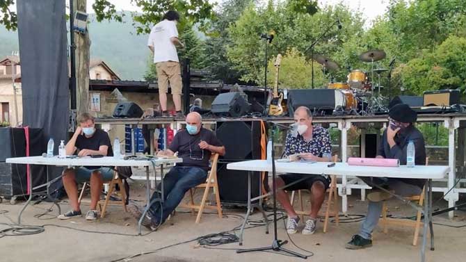 Recital poético en Mombeltrán con motivo de la exposición Arte-Son.