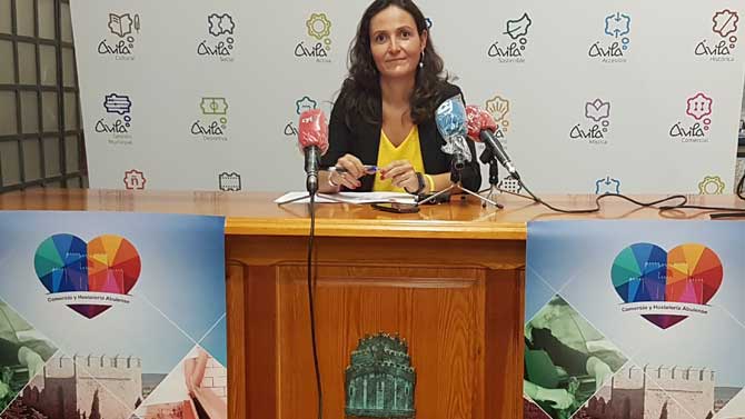 Sonsoles Prieto presenta la campa&ntilde;a 'Compra con coraz&oacute;n, construye &Aacute;vila'.