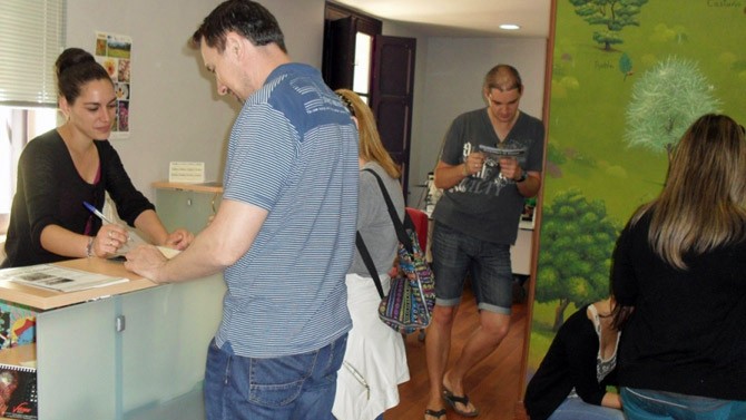 Imagen de archivo de una oficina de turismo en la provincia de &Aacute;vila.