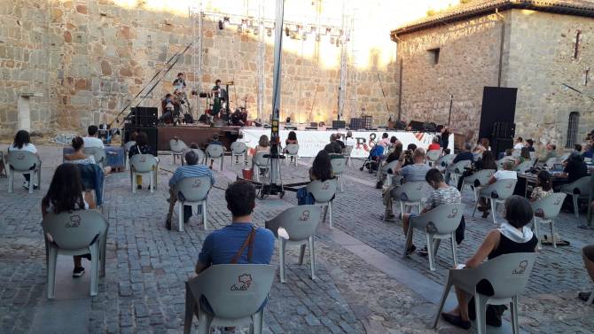 Primer espectáculo del Festival Internacional de Circo.