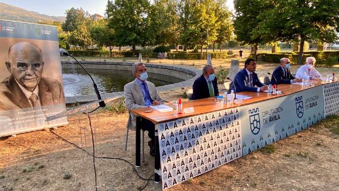 Presentación del libro de homenaje a Carmelo Luis López.