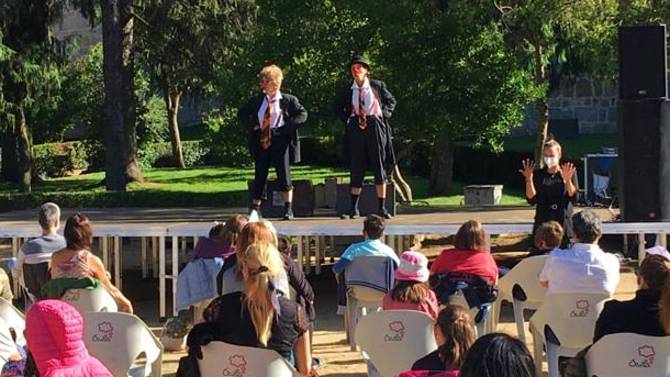 Espectáculo de Cir&co en el jardín de San Vicente.