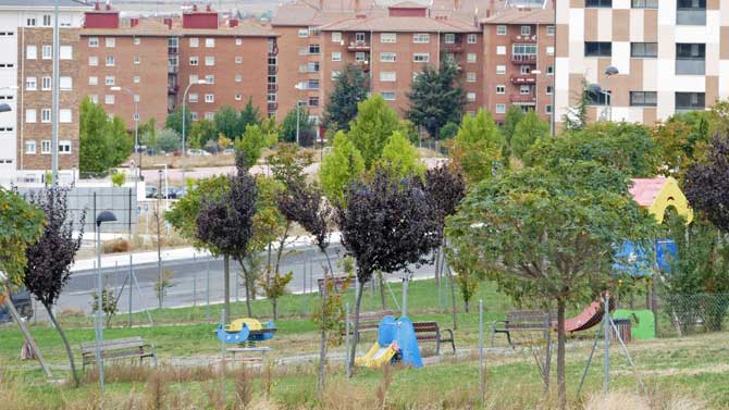 Jard&iacute;n en el barrio de la universidad.