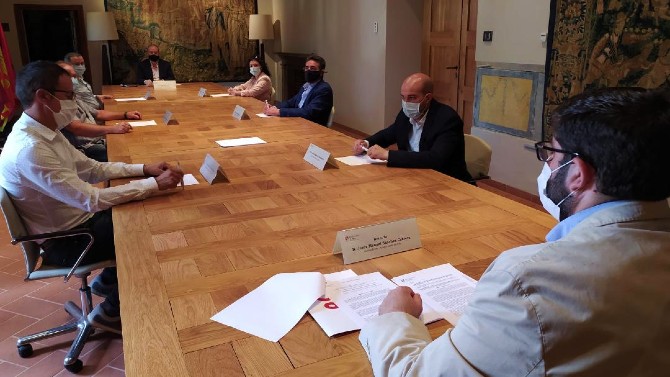 Constituci&oacute;n de la Mesa de los Barrios Anexionados de &Aacute;vila.