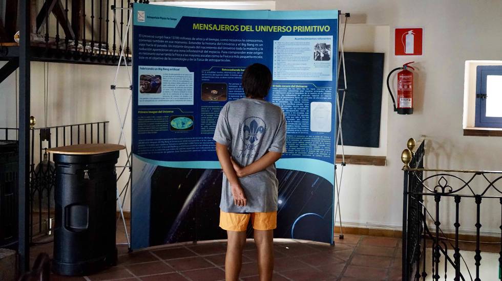 Exposición del Maratón de Astropartículas.